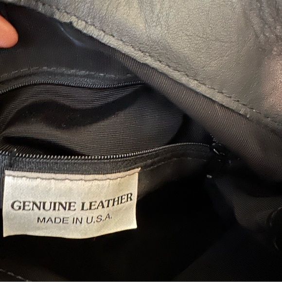 Vintage genuine leather black and gold purse - Picture 4 of 14